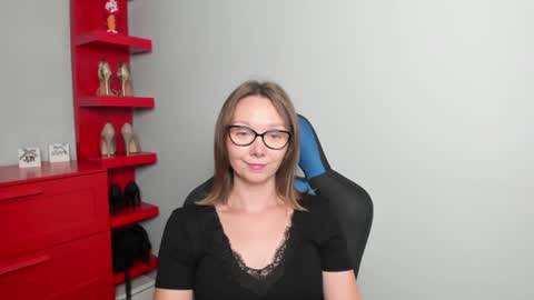 Zoe online show from August 3, 9:04 am