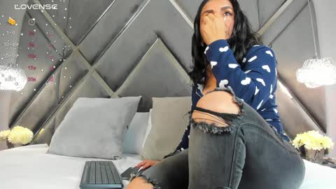 BeckaMils online show from December 24, 4:00 am