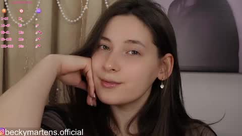 BeckyMartens come join me on    while im offline here  online show from April 29, 4:38 am