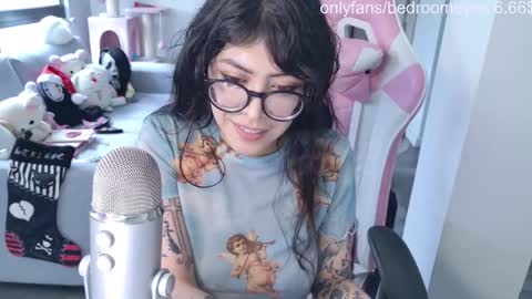 Amber UwU IM MOVING AND IS CRAZY ILL BE BACK VERY SOON 3 MISS YA ALREADY online show from December 3, 8:44 pm