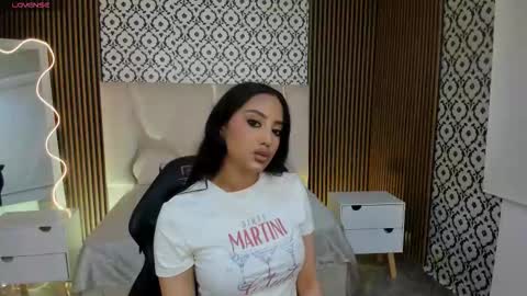 BELLA online show from October 28, 4:02 pm