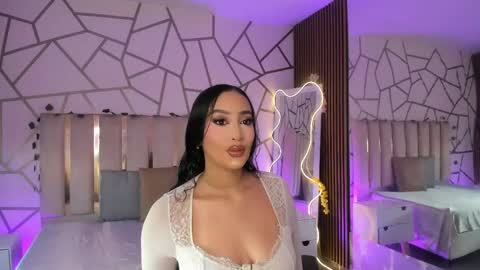 BELLA online show from May 3, 11:46 am