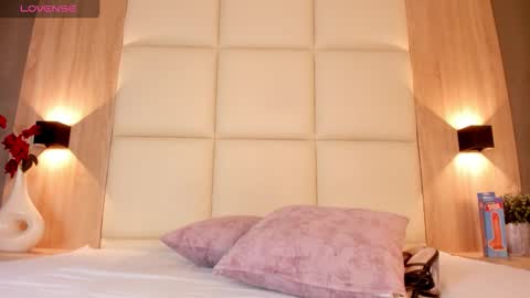 Bella cam online show from February 23, 7:13 pm