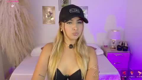 Bella cam online show from August 5, 7:42 pm