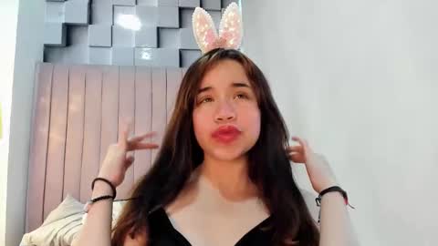 Snapshot of bella_barbiies chatting on October 3, 10:04 pm bella_barbiies online show from October 3, 10:04 pm