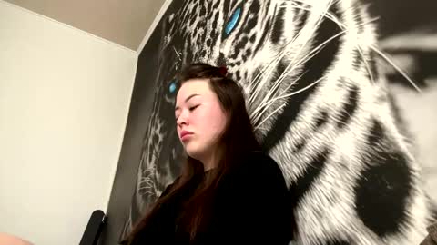 Hanna here Welcome  online show from May 13, 3:56 am
