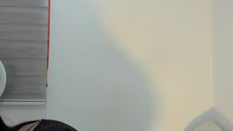 Laura online show from April 29, 5:04 pm