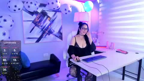 bella_milff online show from June 19, 7:50 pm