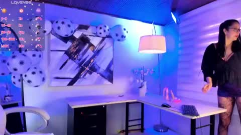 bella_milff online show from June 30, 7:35 pm