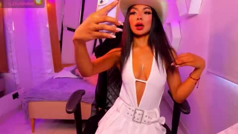 Bella online show from February 28, 9:47 pm