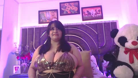 Snapshot of bella_taylor_a chatting on January 28, 12:36 am Bella Taylore online show from January 28, 12:36 am