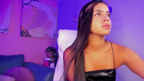 BELLA online show from September 18, 9:35 pm