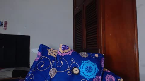 bella_xx9 online show from November 4, 11:10 pm