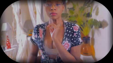 Bellah Blakes-Sarah Scrumptious Lee online show from November 7, 3:45 am