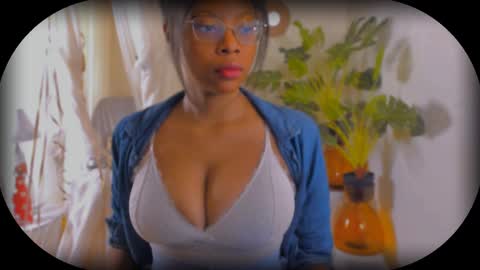 Bellah Blakes-Sarah Scrumptious Lee online show from September 23, 1:09 pm