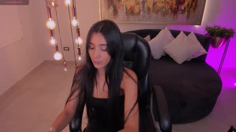 Snapshot of bellacarteer_ chatting on October 5, 5:29 pm Bella C online show from October 5, 5:29 pm