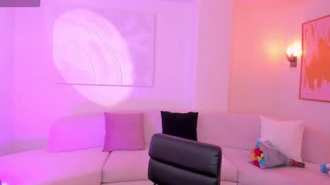 Snapshot of bellacarteer_ chatting on March 9, 6:32 pm Bella C online show from March 9, 6:32 pm
