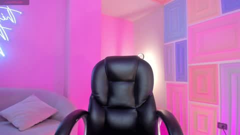 Snapshot of bellacarteer_ chatting on February 8, 4:03 am Bella C online show from February 8, 4:03 am
