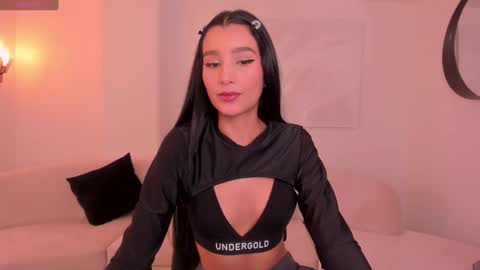 Snapshot of bellacarteer_ chatting on January 22, 11:34 am Bella C online show from January 22, 11:34 am