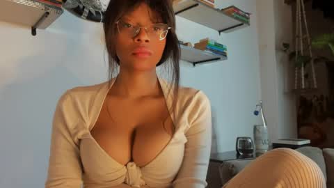 Bellah online show from May 2, 11:08 pm