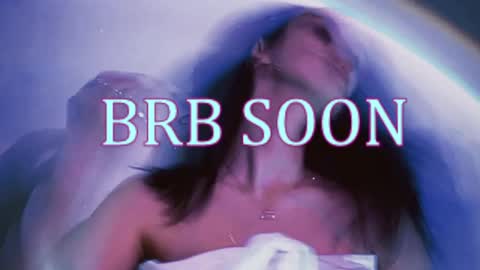 bellaparker_ online show from April 30, 9:14 am