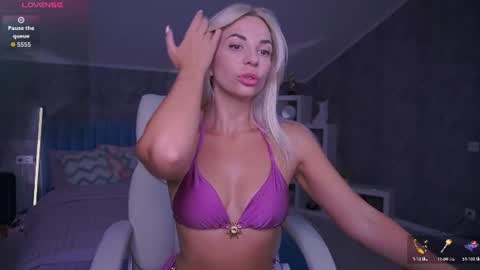 Bella online show from August 6, 1:51 pm