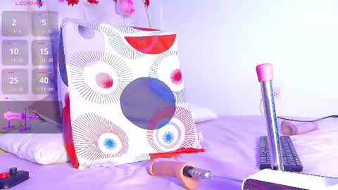 BellaSanderrs online show from June 19, 2:42 pm