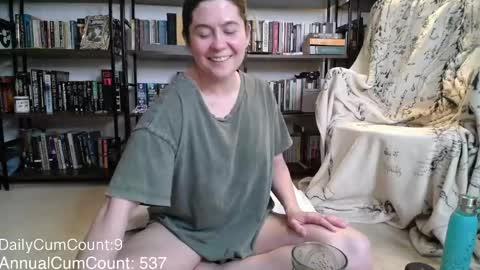 BellaStrange69 online show from April 21, 1:42 am