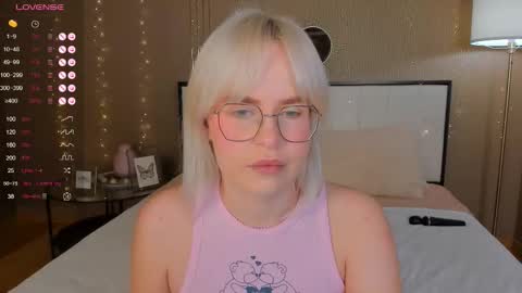 Bella online show from November 8, 2:05 am