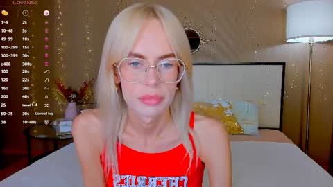 Bella online show from June 14, 1:25 am