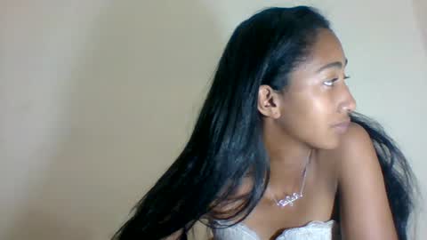 belle_annah online show from June 23, 5:00 pm