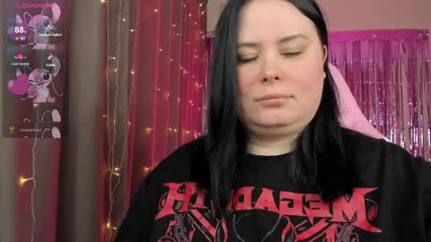 LinaBoo online show from April 28, 1:48 pm