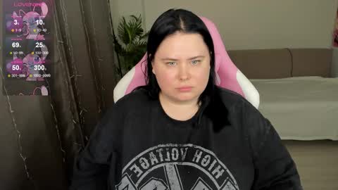 LinaBoo online show from December 4, 7:32 am