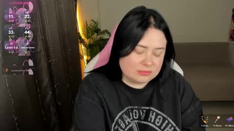 LinaBoo online show from December 3, 7:22 am