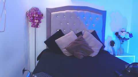  Tiffany  online show from September 28, 1:38 pm