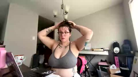 Betty Cake online show from February 3, 9:40 pm
