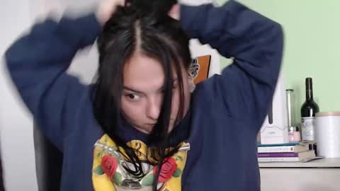 BiaBia online show from February 9, 5:01 pm