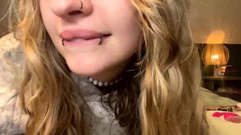 Ellie  online show from March 13, 9:38 pm