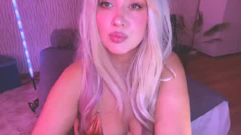 Snapshot of big_ass_blonde chatting on September 16, 3:03 am Eva online show from September 16, 3:03 am