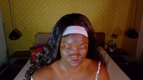 bigroundbooty_ online show from June 24, 8:52 pm
