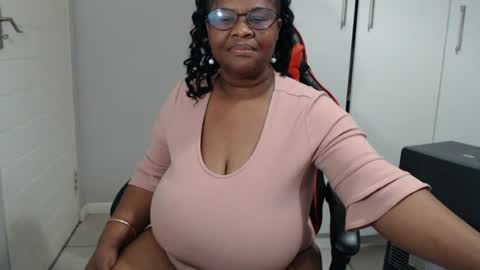 Lona online show from August 7, 7:43 pm