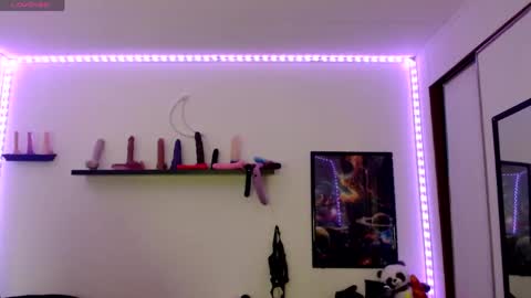 Nichole lights online show from March 27, 9:15 pm