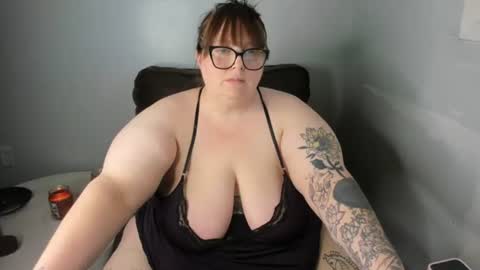 bigtittybbw online show from July 30, 6:09 pm