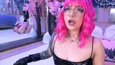 Biizzy online show from December 5, 1:56 pm