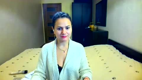 Snapshot of bililay chatting on October 19, 7:49 pm DOM NIKA online show from October 19, 7:49 pm