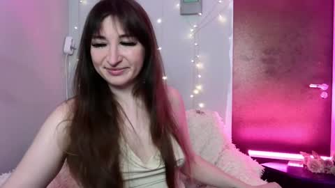 birdie_kiss online show from June 4, 7:40 pm