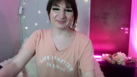 birdie_kiss online show from June 18, 9:08 pm