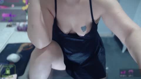 bisex woman online show from September 18, 11:25 pm