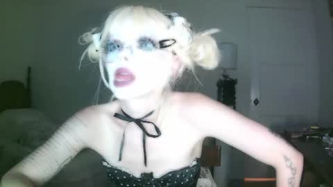 vampire fang  online show from July 5, 7:14 am