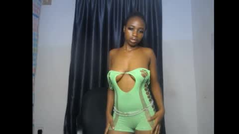 lela online show from April 18, 9:26 pm
